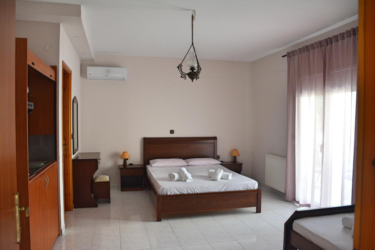 Mokos Rooms Perdika  Bagian luar foto