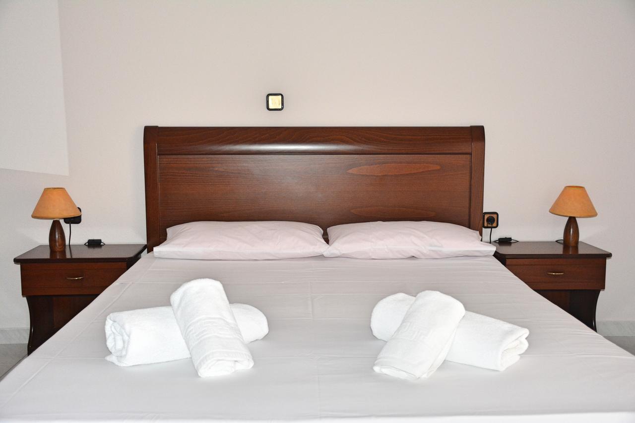 Mokos Rooms Perdika  Bagian luar foto