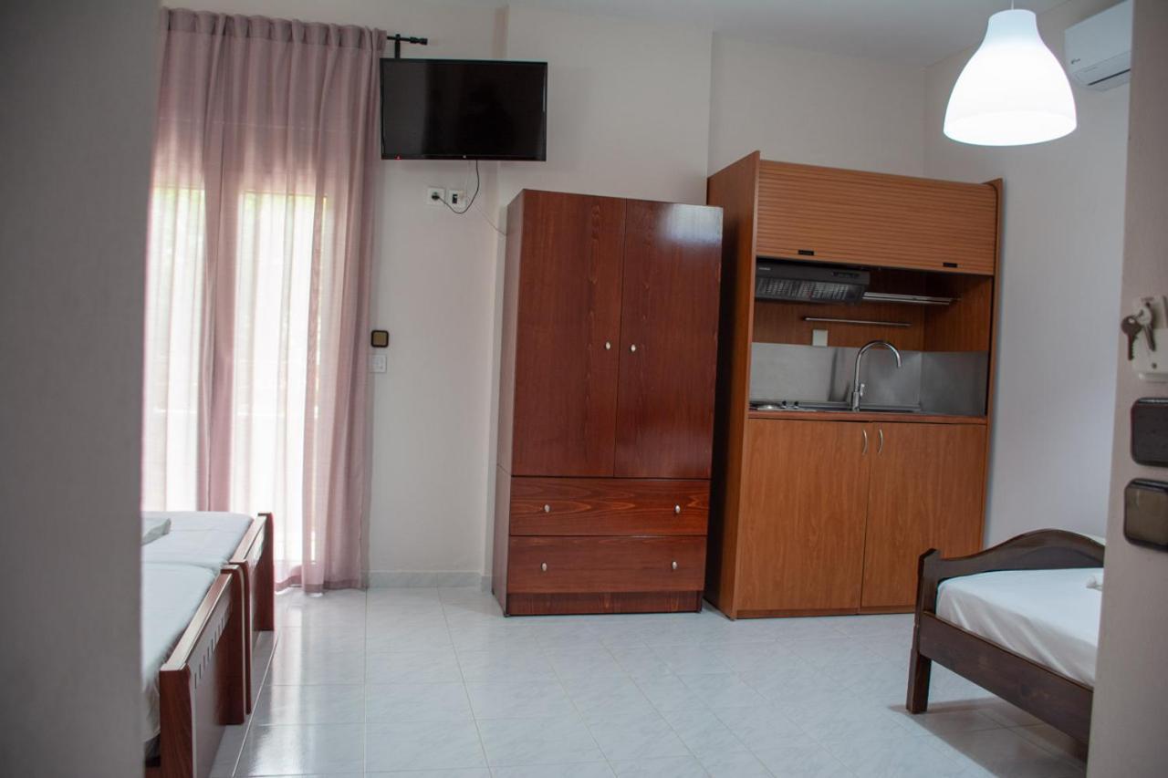 Mokos Rooms Perdika  Bagian luar foto