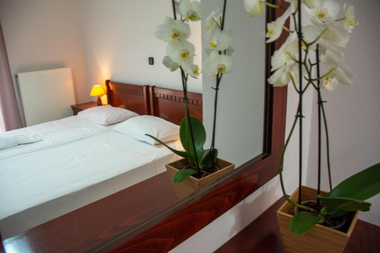 Mokos Rooms Perdika  Bagian luar foto